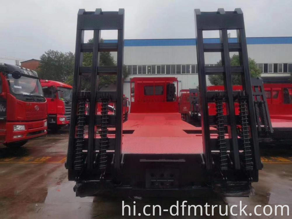 Dongfeng Flatbed Transport Vehicle